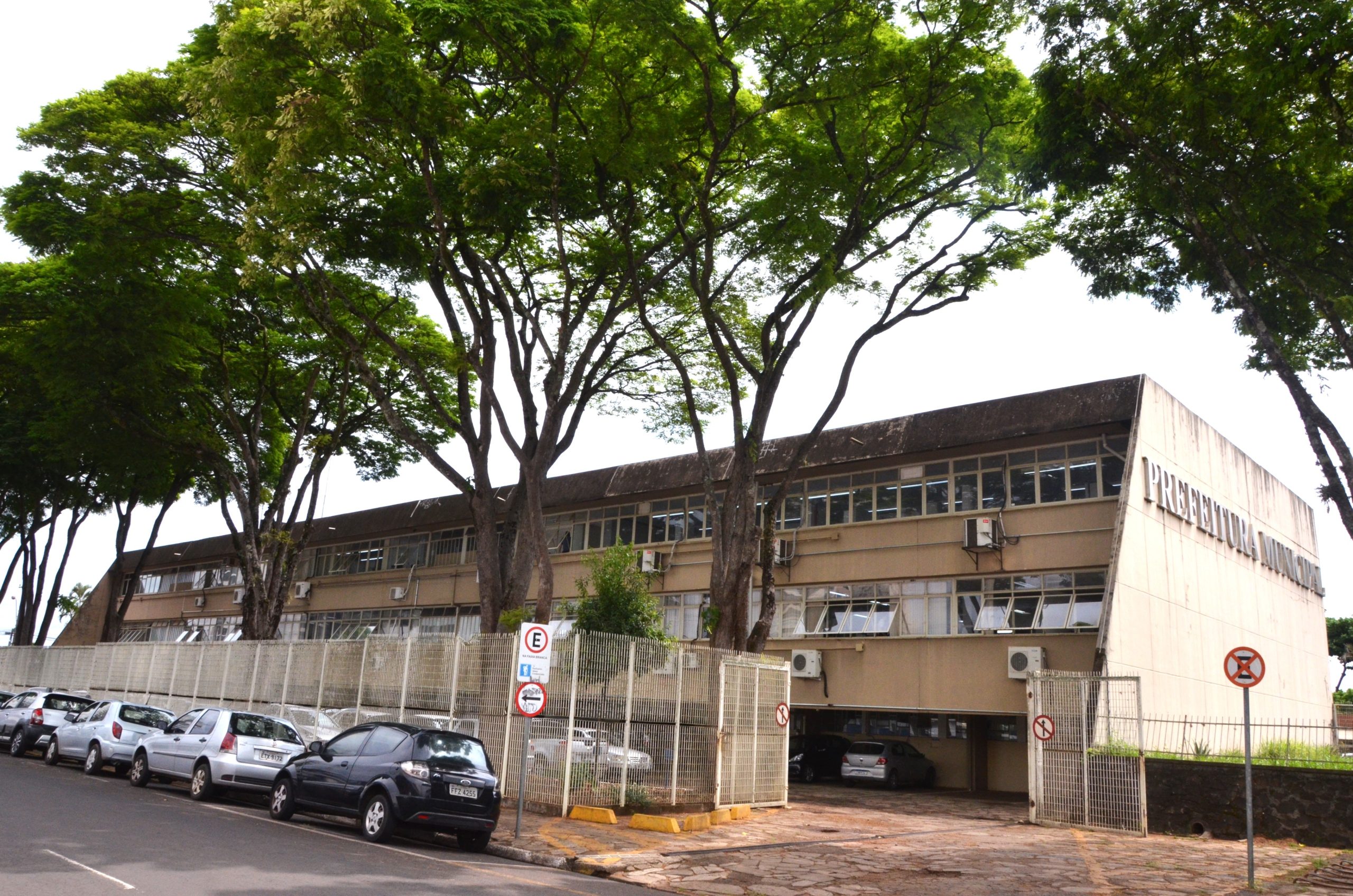 Repartições públicas de Franca fecham quinta e sexta e reabrem só na segunda, 16