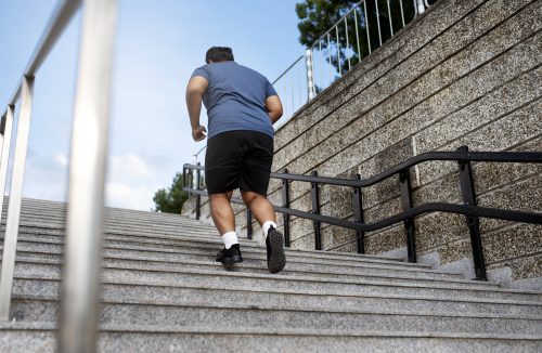 Subir 5 lances de escada por dia já reduz o risco de doenças cardíacas, diz estudo - Jornal da Franca