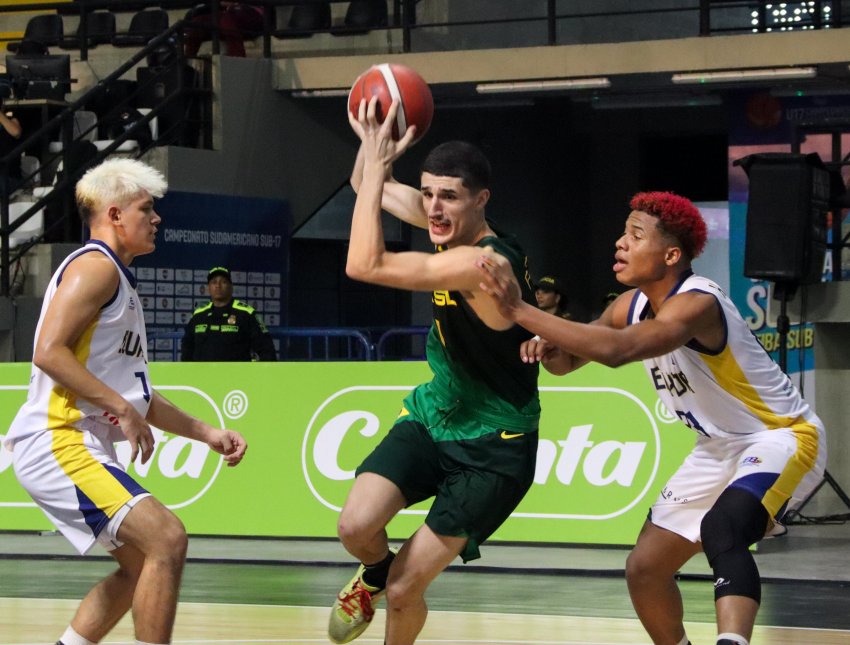 Seleção brasileira de basquete sub-17 está nas semifinais do Sul-americano
