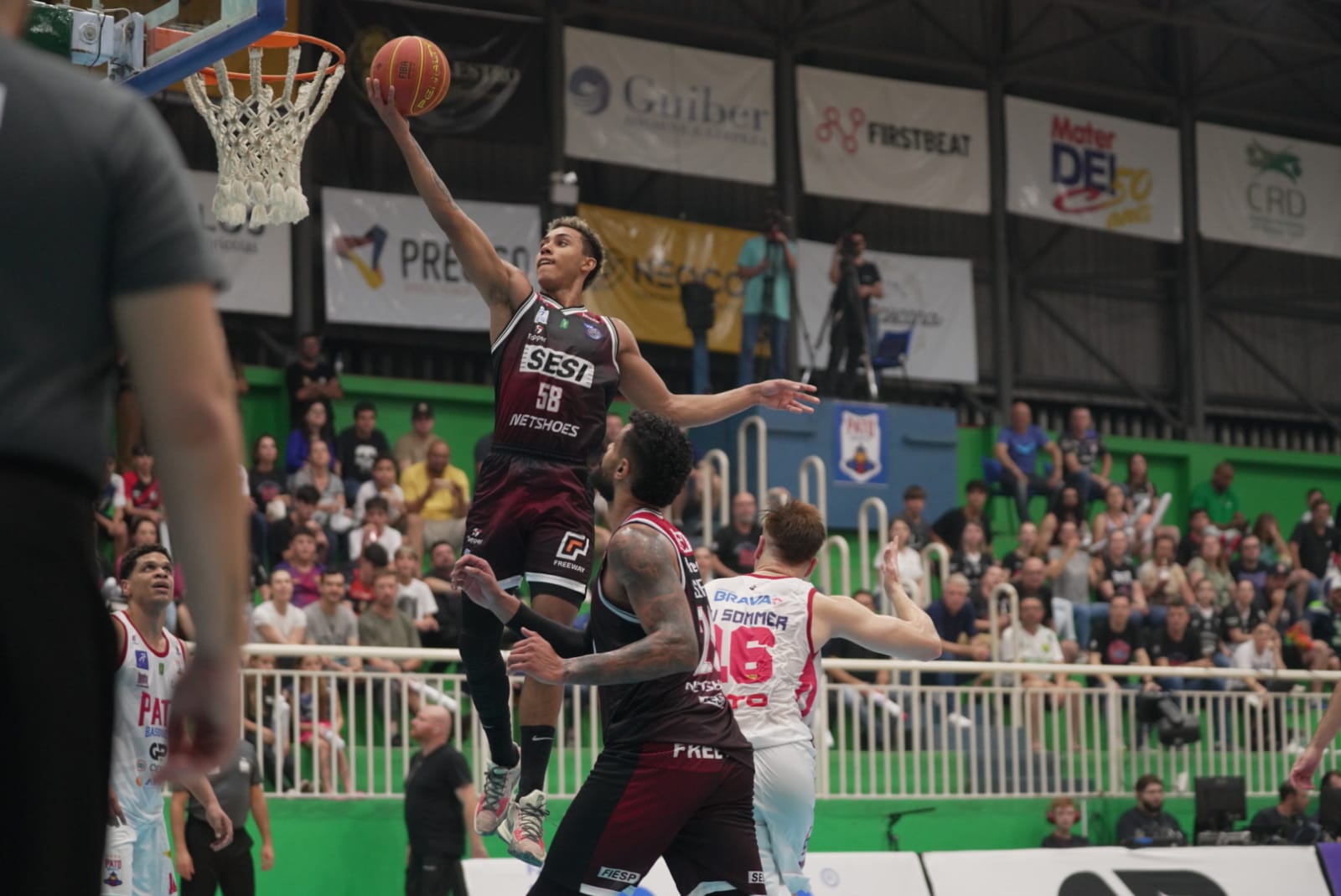 Flamengo derrota o Pato e vence o primeiro jogo no NBB, basquete