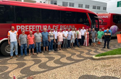 Prefeitura de Rifaina compra dois ônibus com recursos próprios para renovar a frota - Jornal da Franca