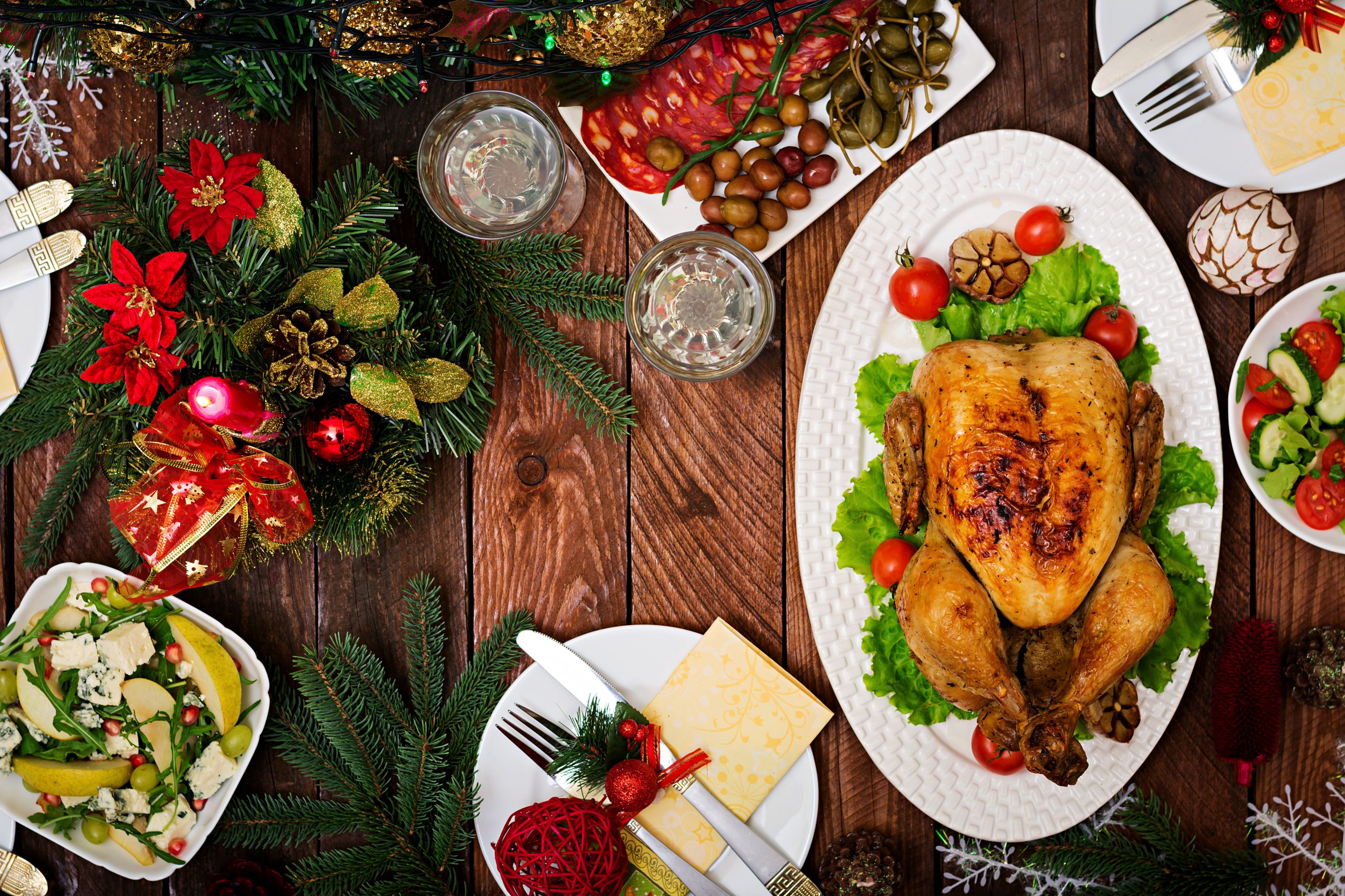 Saiba como organizar uma ceia de Natal simples com 6 dicas infalíveis