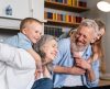 Como evitar a exaustão física e emocional dos avós que cuidam dos netos? - Jornal da Franca