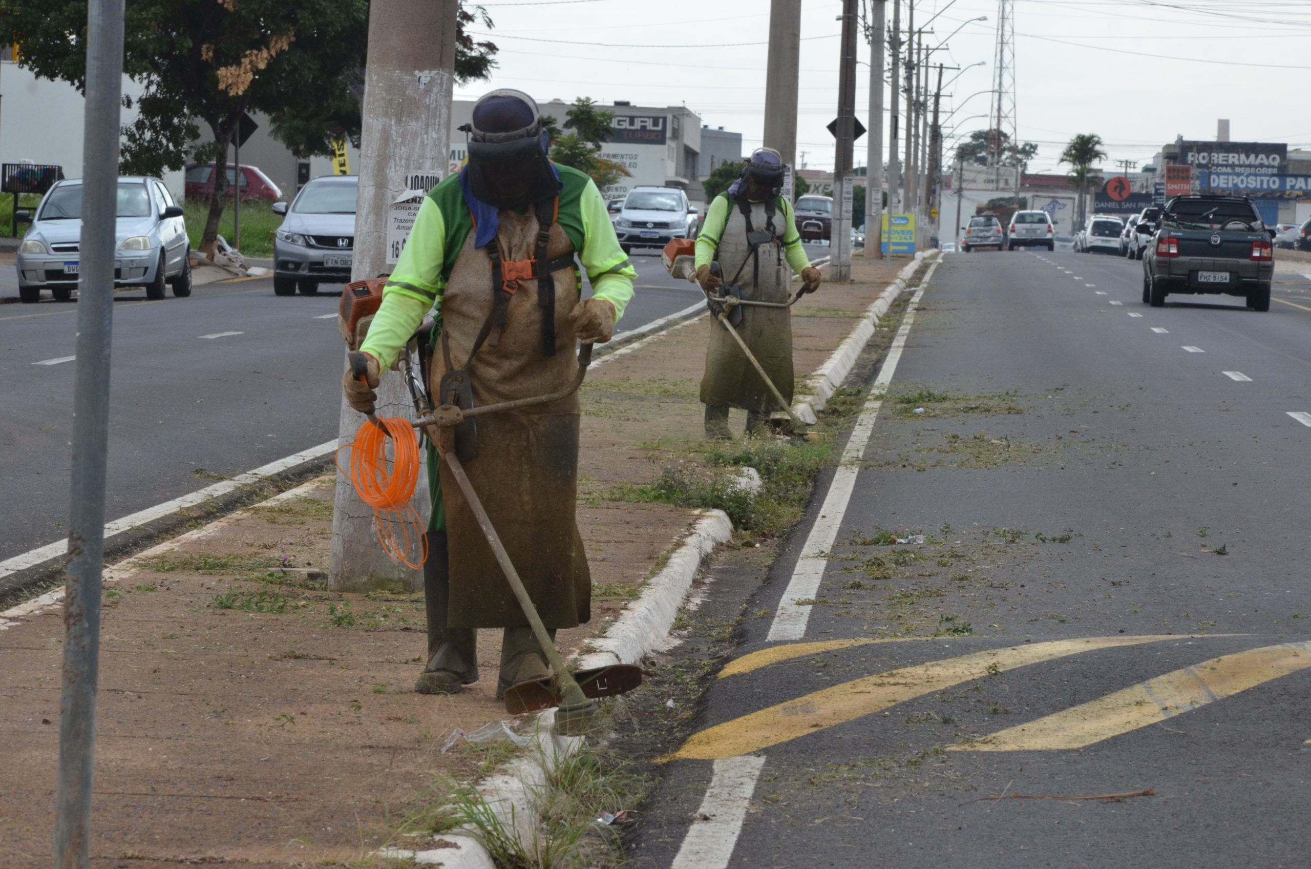 Secretaria do Meio Ambiente de Franca intensifica limpeza nas áreas públicas