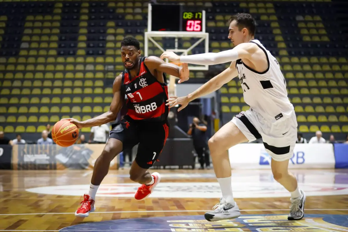 Flamengo vence o Corinthians e segue líder do NBB; Sesi Franca e Minas vêm na cola