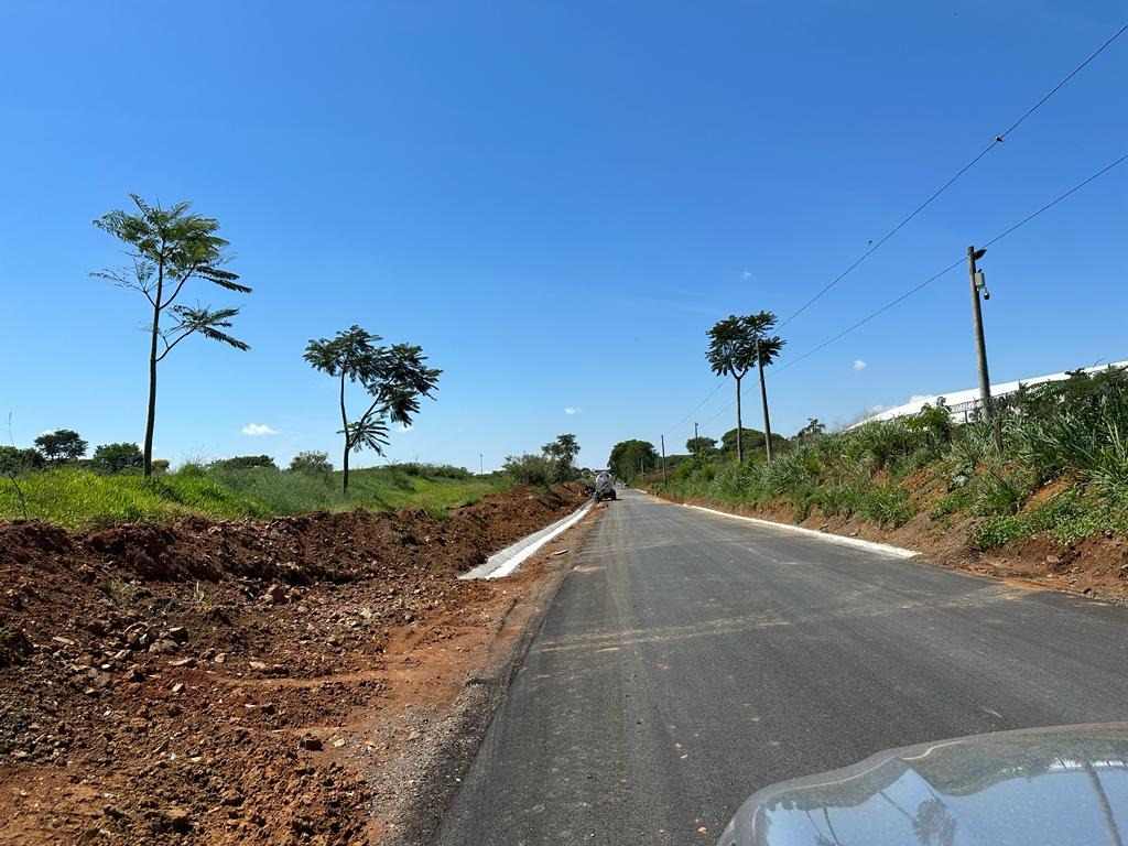 Estrada do CDP segue em obras e primeiro trecho está concluído; moradores comemoram