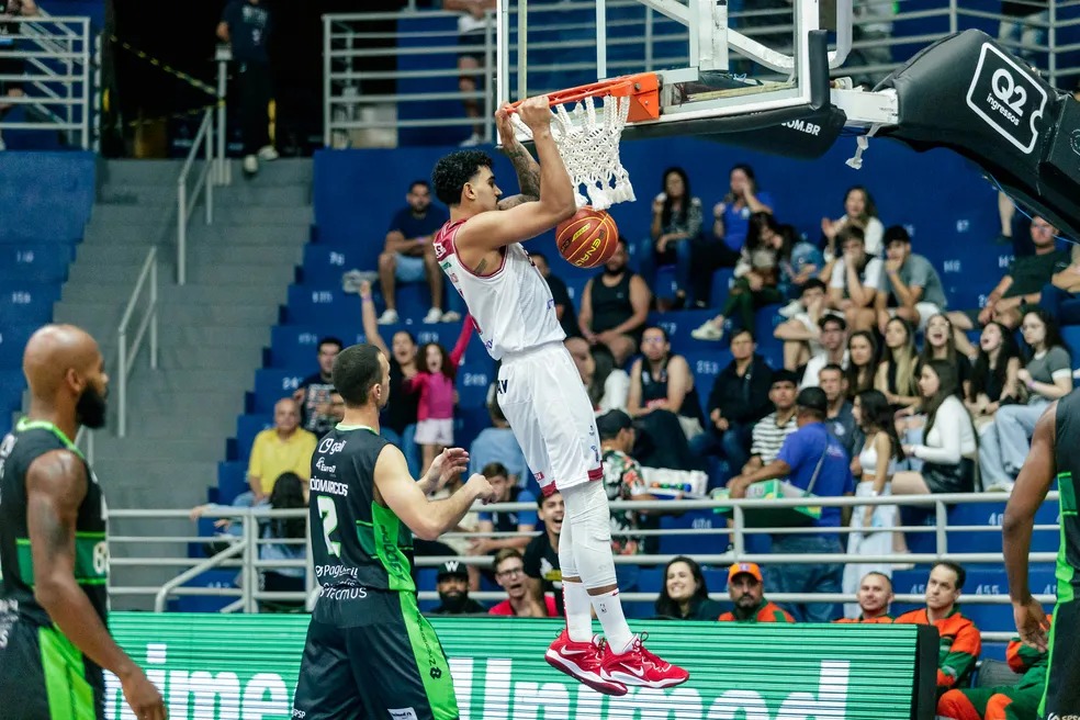 Sesi Franca e Bauru fazem duelo nesta noite no Pedrocão pela rodada 16 do NBB