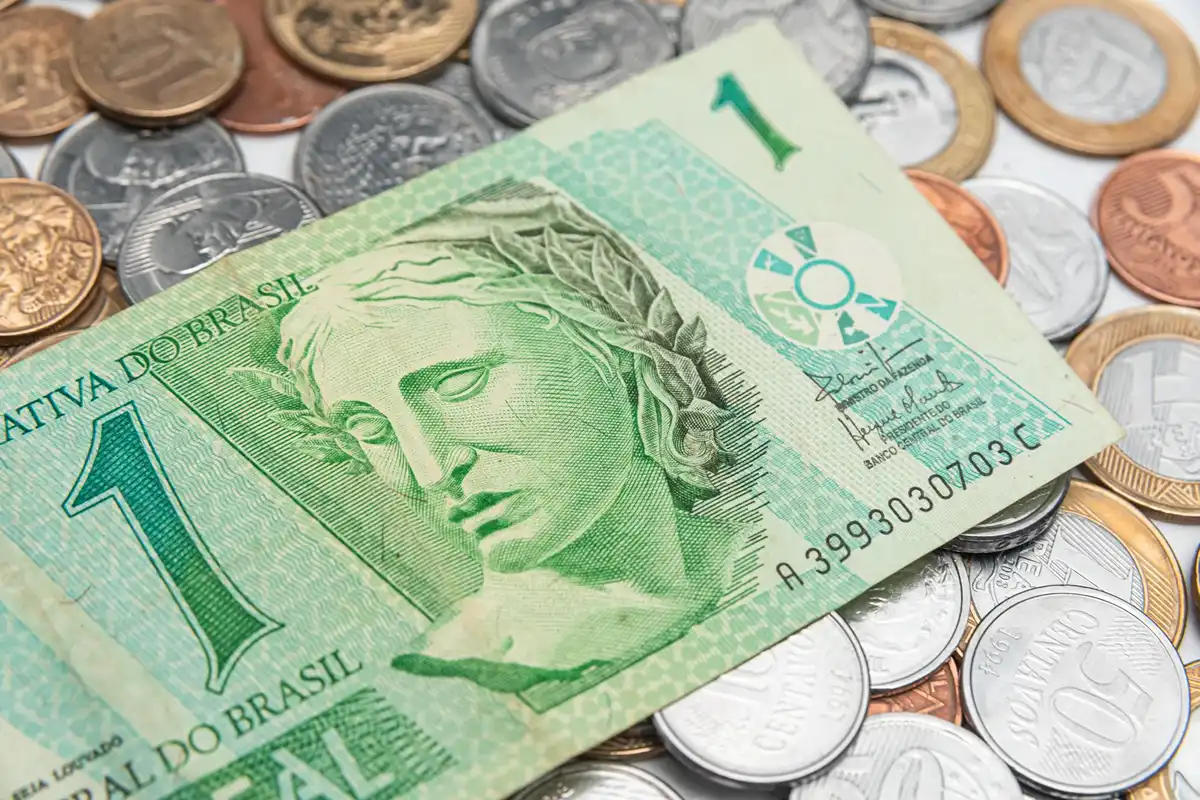 Colecionadores pagam até R$ 12 mil por uma nota rara de 1 real. Sim, é real