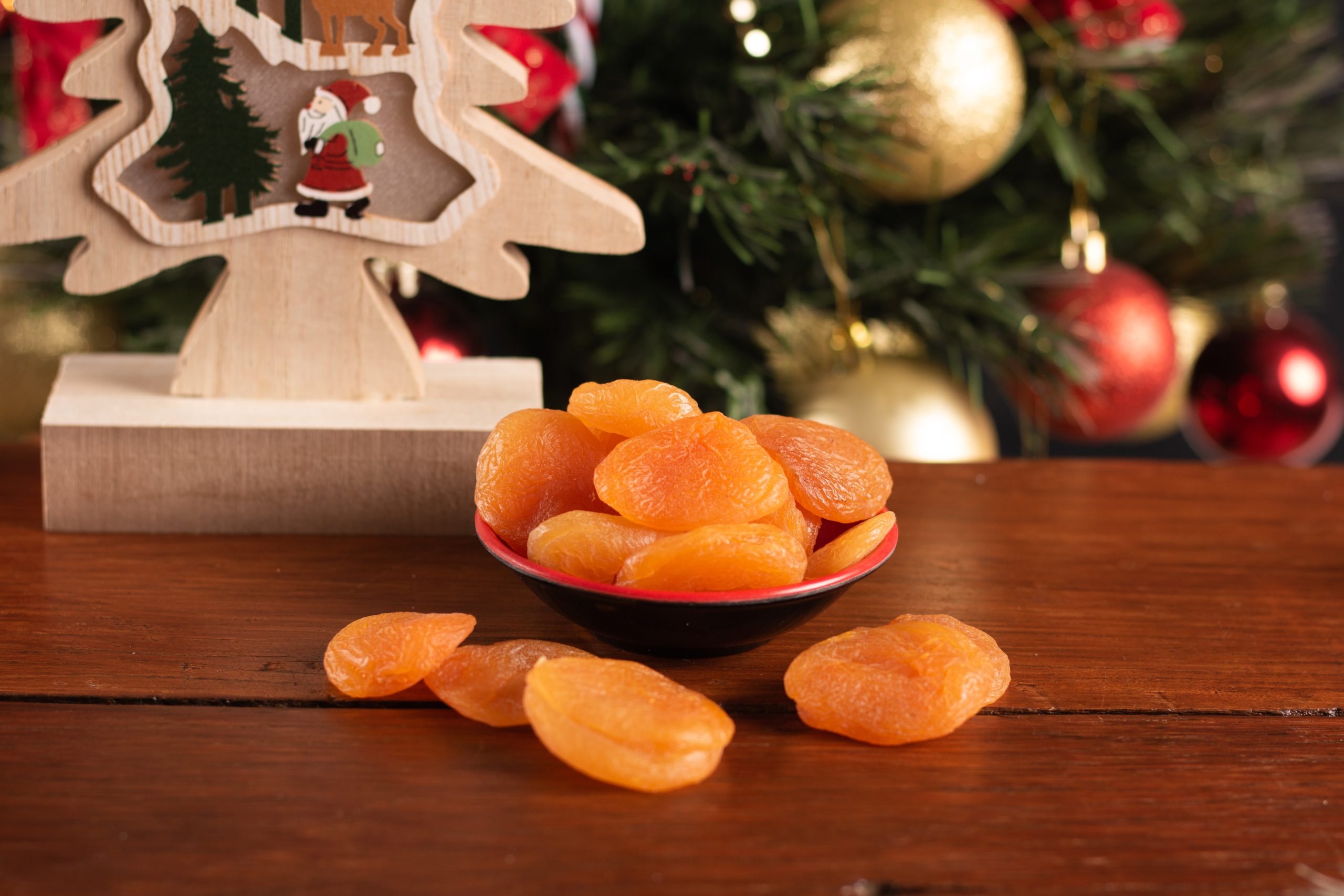 Conheça os benefícios do damasco, uma das frutas queridinhas do Natal
