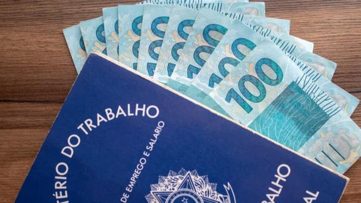 13º salário: 2ª parcela deve ser paga até dia 20. Saiba como é calculado o desconto