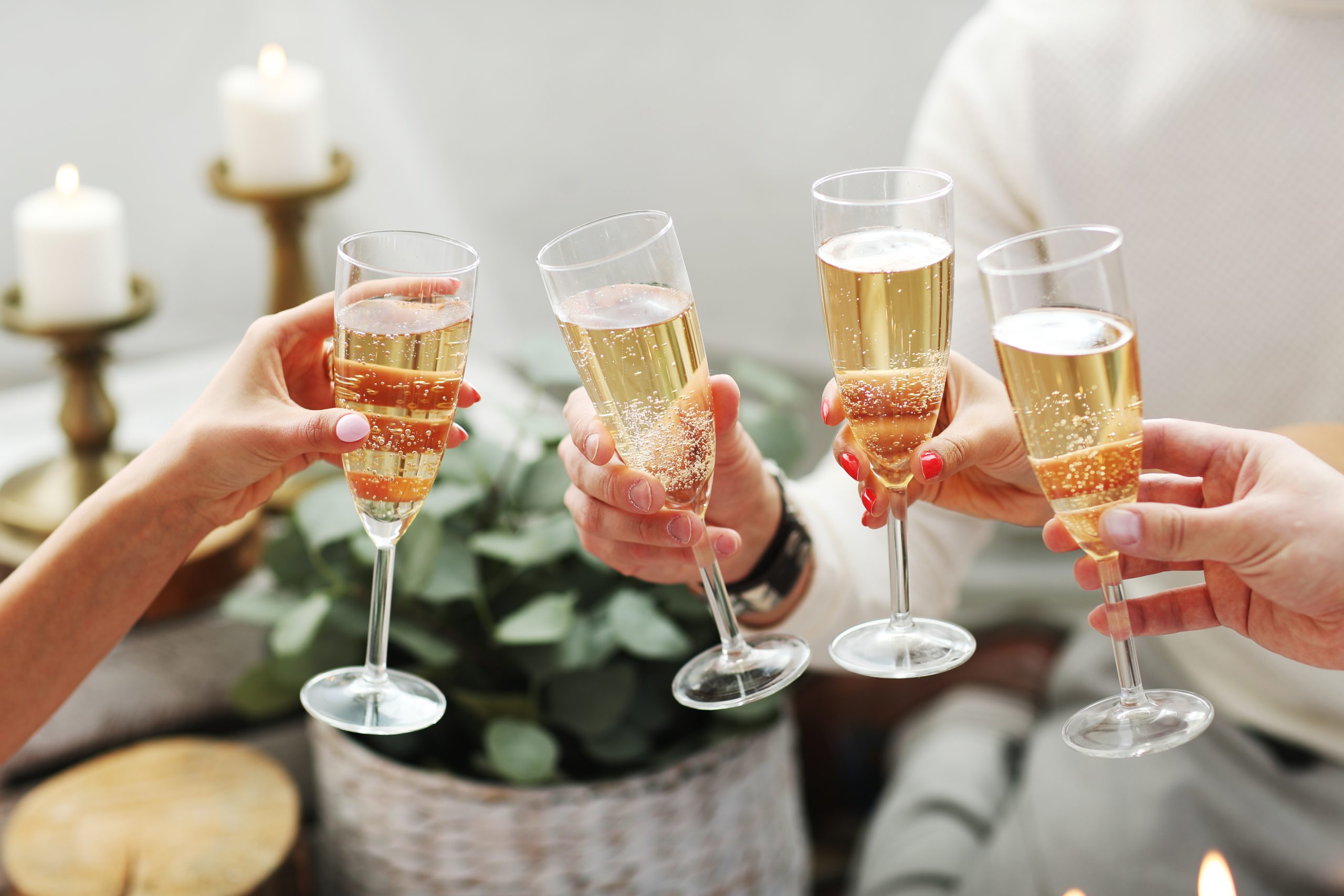 Vai beber no Ano Novo? Veja qual tem mais calorias: espumante, caipirinha ou cerveja