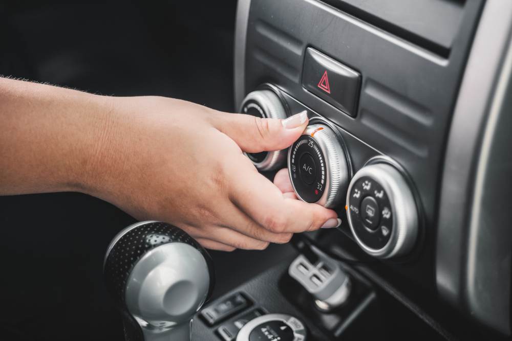 Professor ensina jeito de fazer ar condicionado do carro ficar mais frio que o gelo!