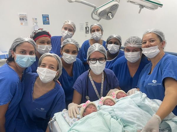 Maternidade da Santa Casa de Franca realiza parto em que nascem trigêmeas
