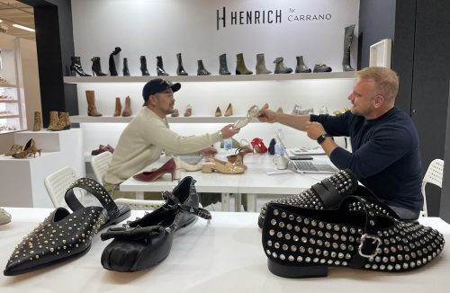 Feira de calçados Expo Riva tem expectativa de superar os R$ 100 milhões em negócios - Jornal da Franca