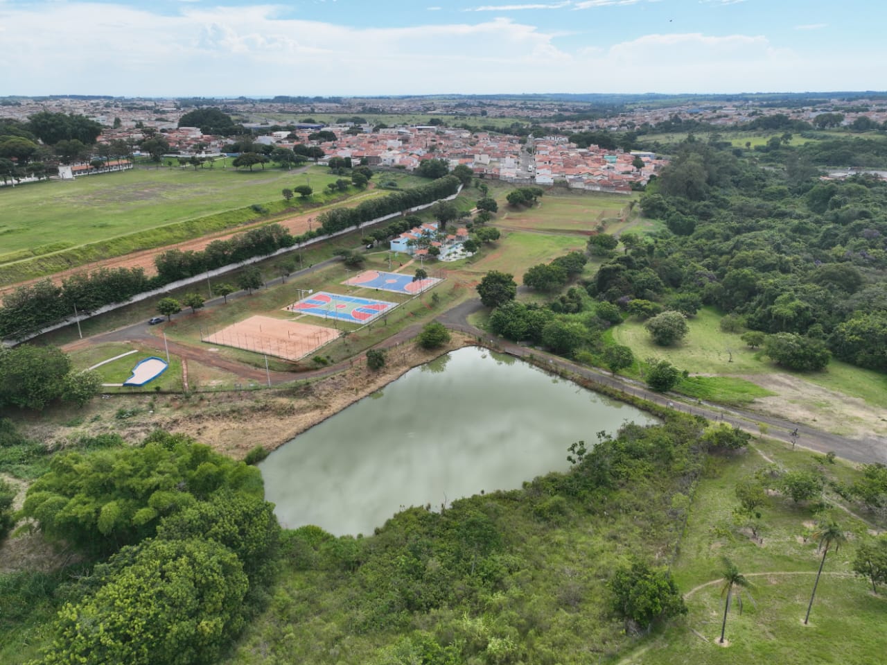 Obras de drenagem seguem em andamento no Parque dos Trabalhadores de Franca