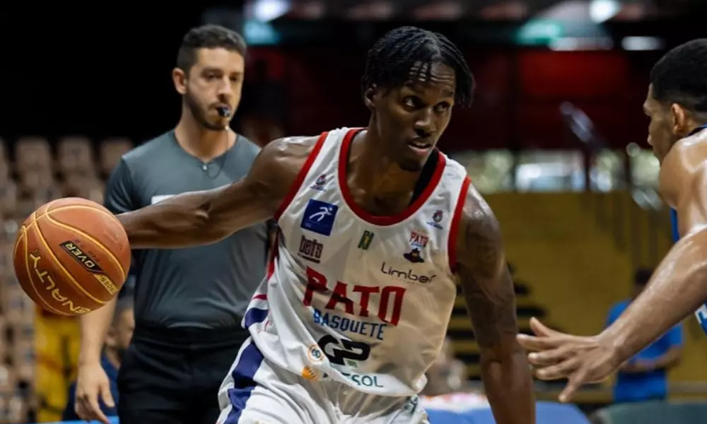 Pato Basquete quebra tabu e vence equipe do Flamengo em jogo emocionante