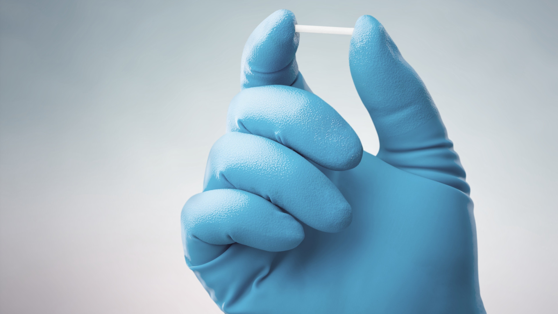 Entenda o que é o chip da beleza, condenado por entidades médicas