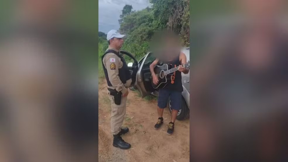 “Seu guarda, não sou vagabundo”: homem canta para policial ao ser preso em Passos
