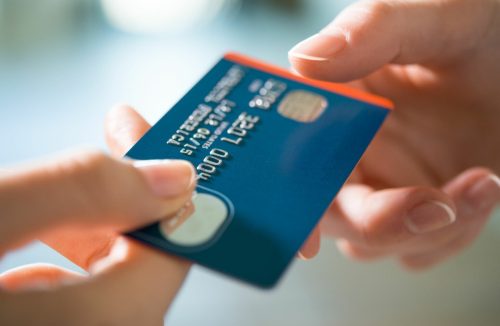 Você compra muito no cartão de crédito? Veja o estrago que isso pode causar no bolso - Jornal da Franca