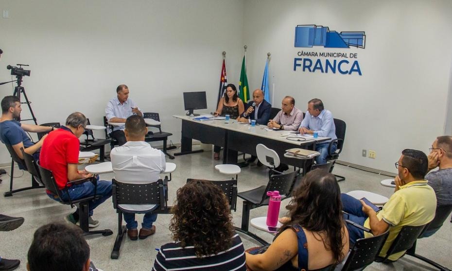 Projeto para entrega de medicamentos em casa a usuários do SUS será votado na Câmara