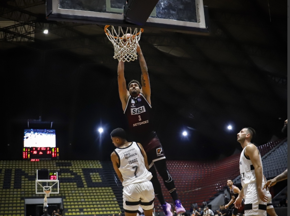 Sesi Franca Basquete ganha sexta partida seguida pelo NBB contra o Corinthians