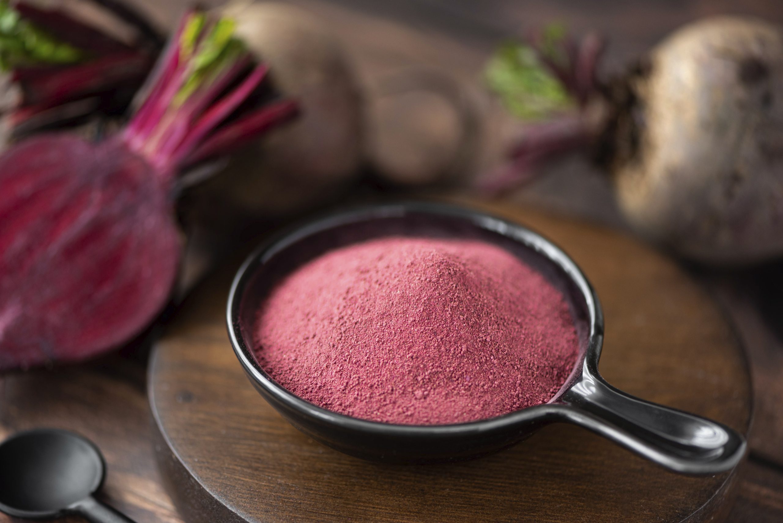 Suco, vegetal ou pó? Saiba qual é o melhor jeito de ter benefícios da beterraba