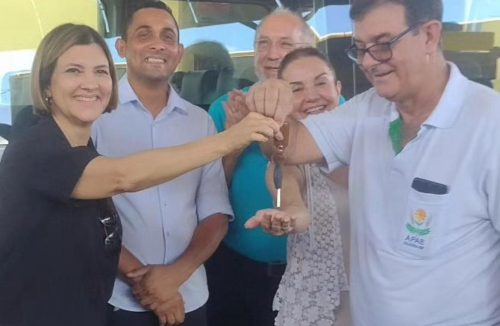 APAE de Guaíra compra uma moderna van com verba de R$ 180 mil da Deputada Graciela - Jornal da Franca
