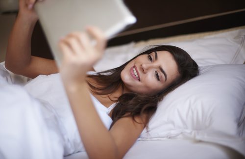 Preguiça: quanto tempo devemos passar na cama depois de acordar? - Jornal da Franca