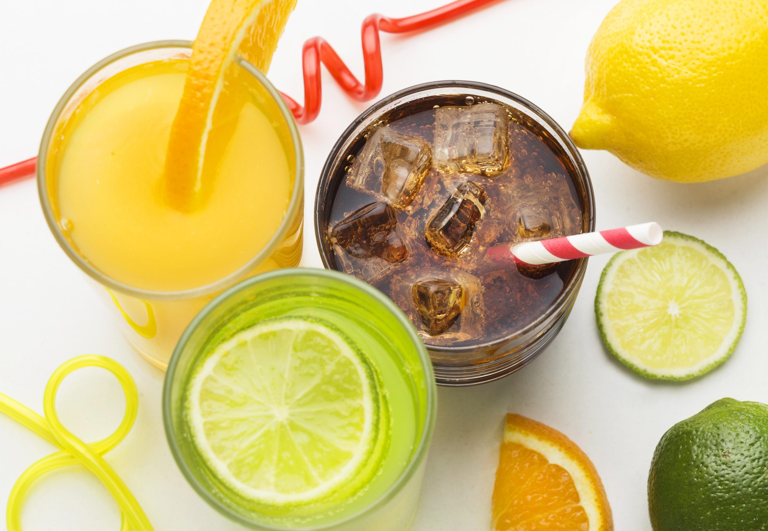 Vale a pena trocar o suco natural por refrigerante zero para emagrecer? Descubra!