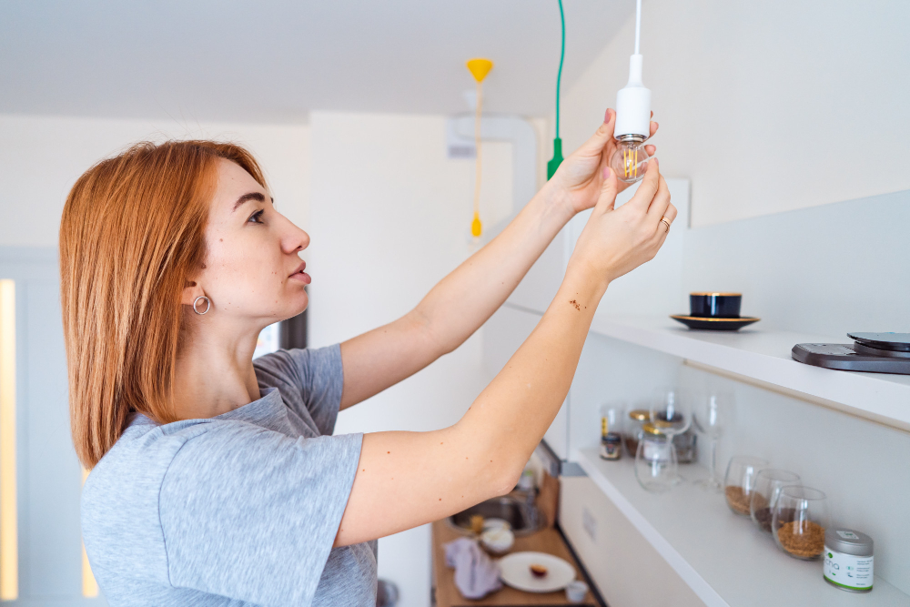 Confira três dicas para deixar a iluminação da sua casa mais econômica e sustentável