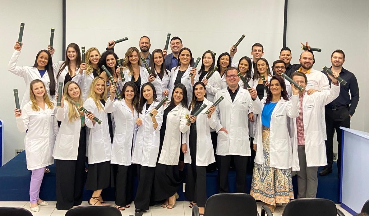Grupo Santa Casa de Franca faz cerimônia de coleção de grau da Residência Médica