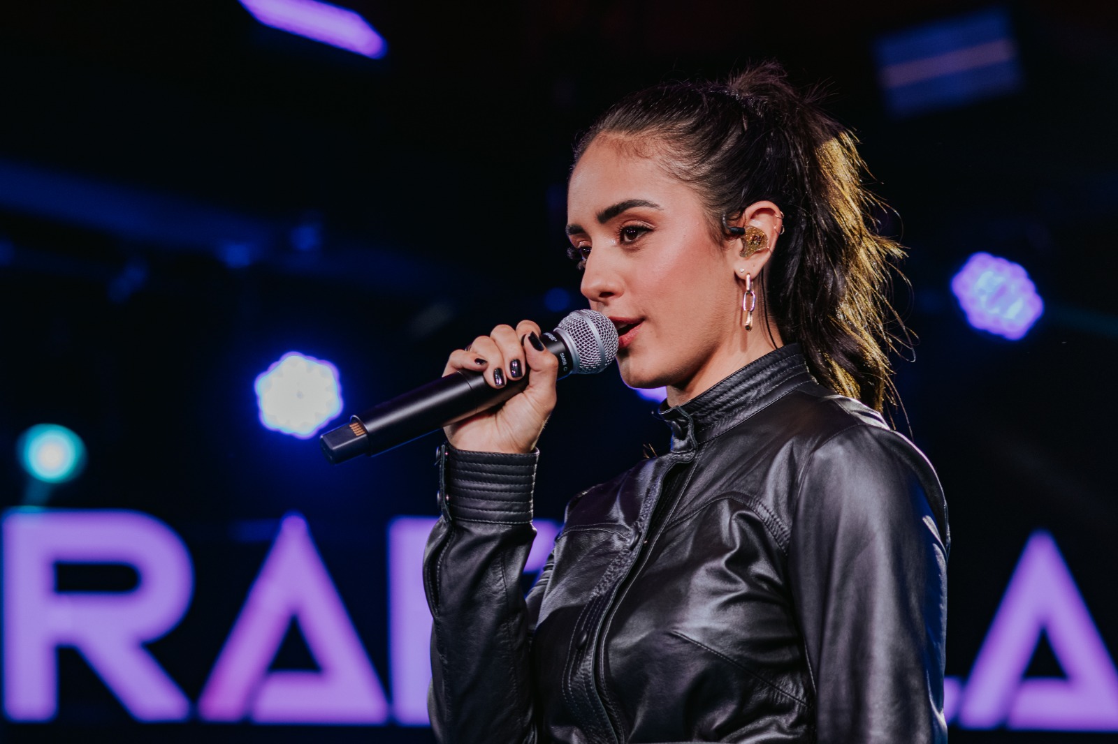 Rafaela Neves, revelação da música brasileira, lança primeiro single: “Tô Nem Aí”