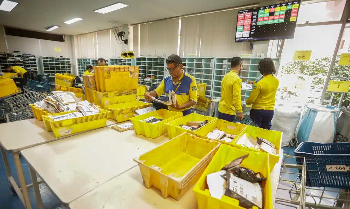 Enviar correspondência, telegrama ou encomendas pelos Correios vai ficar mais caro
