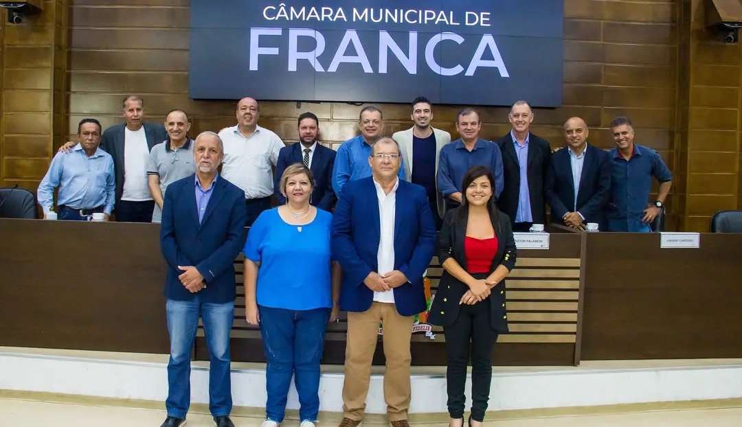 Janela aberta para vereadores mudarem de partido: metade da Câmara deve usar regra