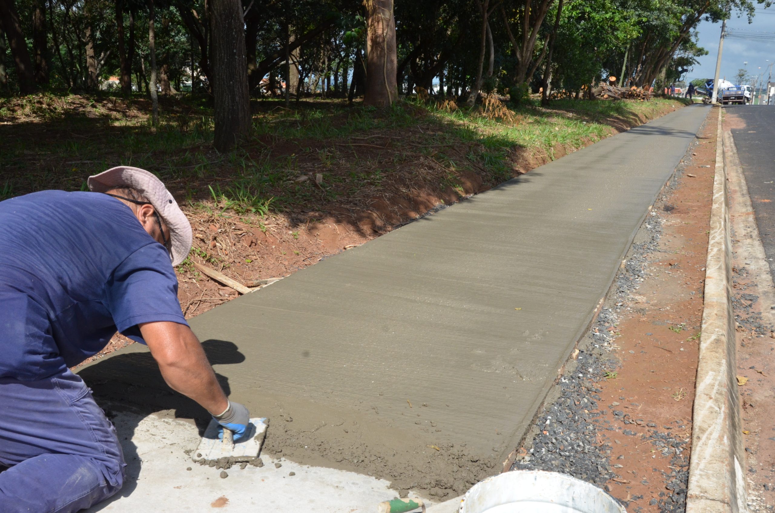 Em Franca, Residencial Palermo e Villagio Mundo Novo recebem novas calçadas