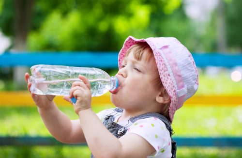 Seu filho não quer beber água? Saiba o que fazer para resolver o problema - Jornal da Franca