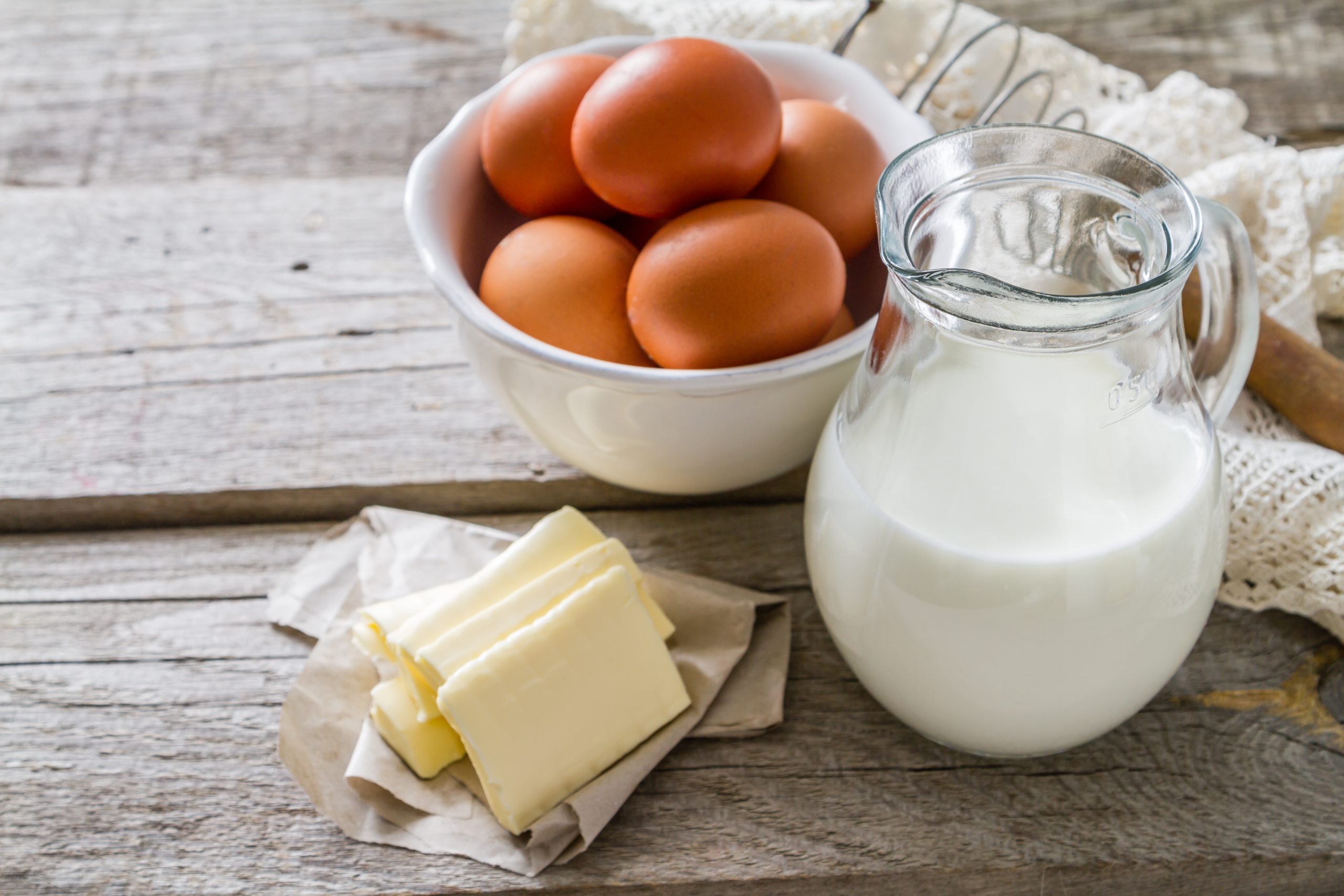 Vitamina comum em alimentos de supermercados pode ser tóxica ao corpo; saiba qual é