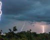 Tempo seco ou chuvoso: qual cenário torna os raios mais perigosos? - Jornal da Franca