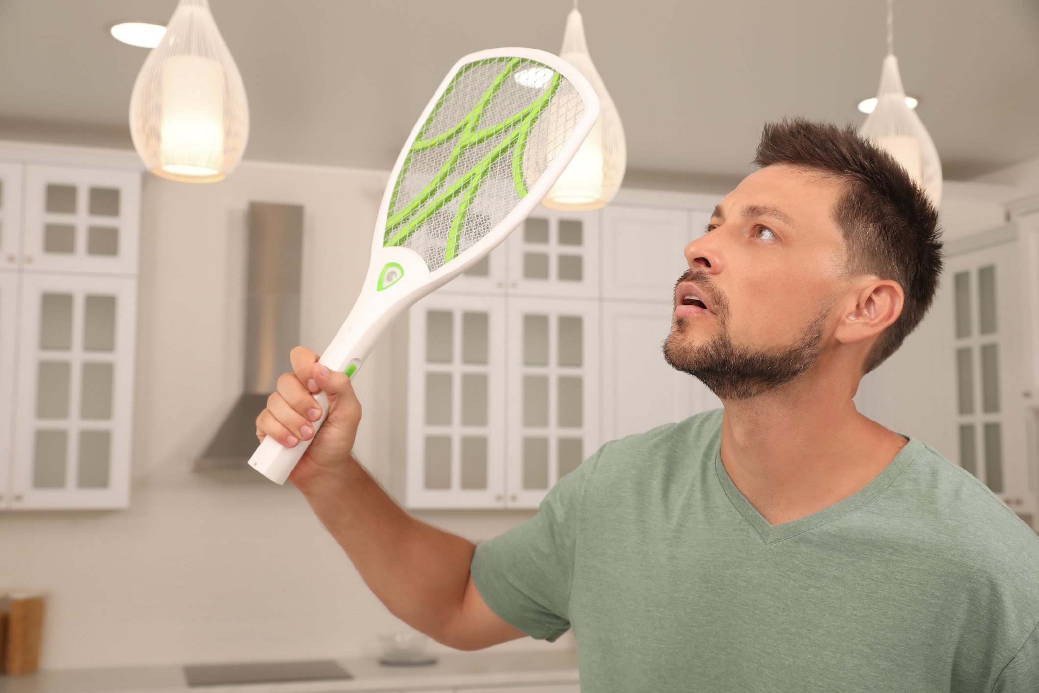 ‘Torrando’ mosquitos: raquete elétrica é eficaz contra mosquito da dengue? Descubra!