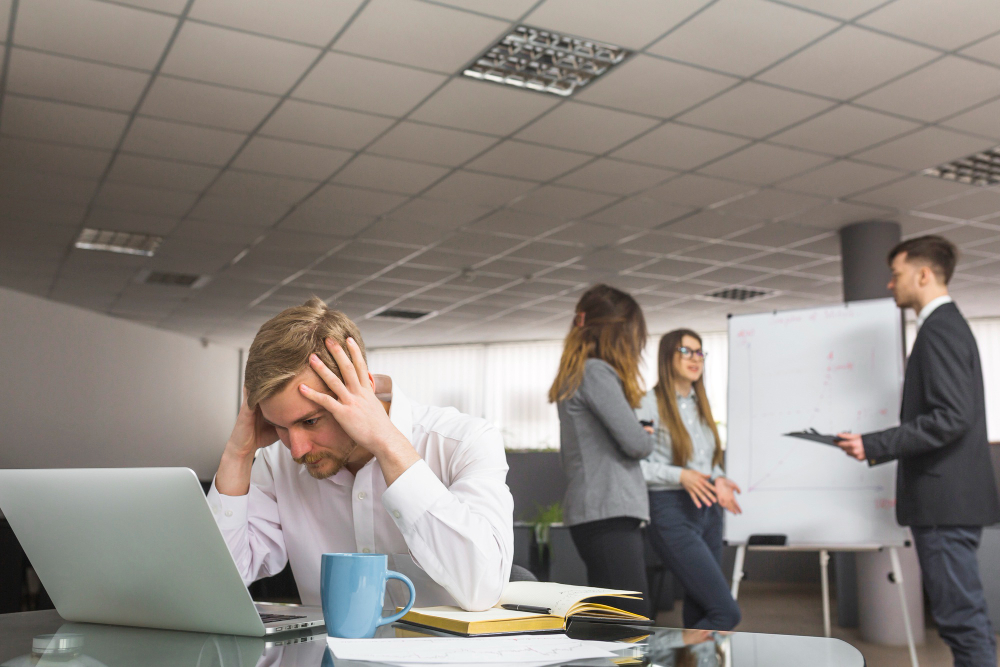 Depressão e Ansiedade geraram quase 150 mil afastamentos do trabalho em 2023