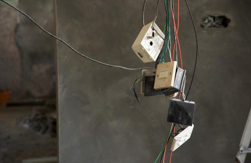 Não passe perrengue com acidentes elétricos em casa: veja as dicas da CPFL - Jornal da Franca