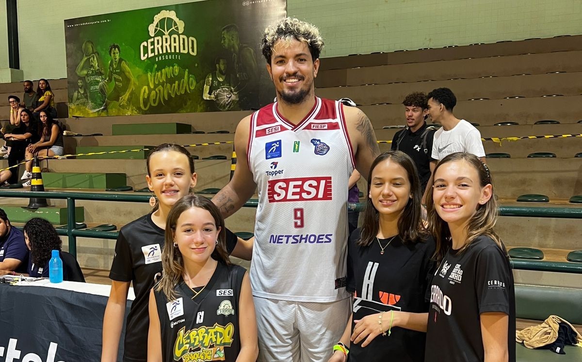 Jornal da Franca – Exemple pour le sport : Lucas Dias aide les filles du Cerrado à participer au Championnat sud-américain