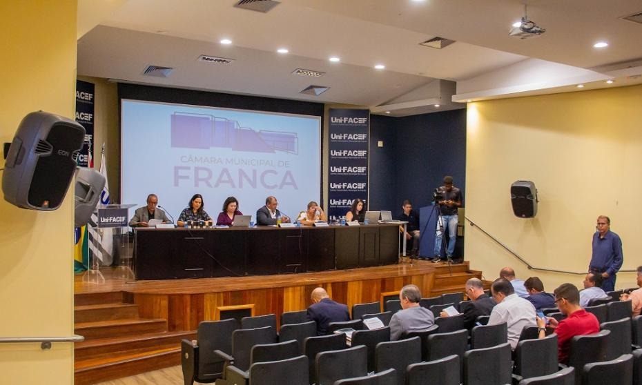 Após mudanças da “janela” partidária, veja como ficou a divisão na Câmara de Franca