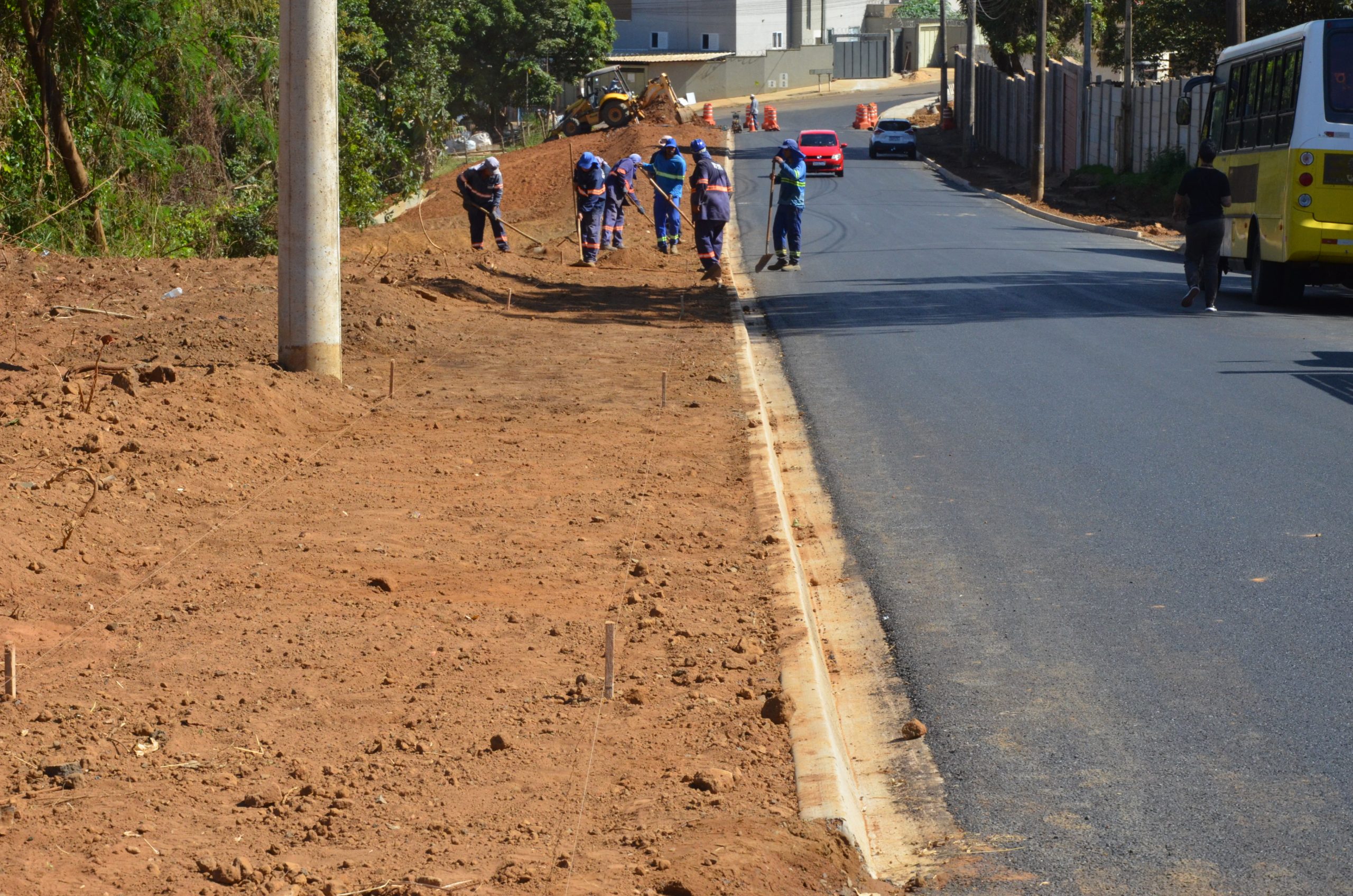 Rua José Joaquim da Rocha é preparada para pavimentação após conclusão de obras