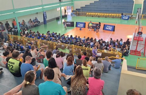 Fofão e Dante, expoentes do vôlei brasileiro, falam para 600 atletas em Franca - Jornal da Franca