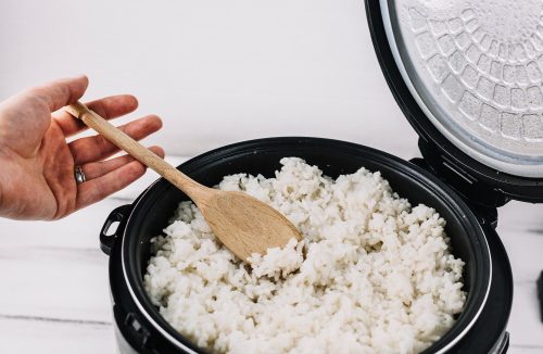 Técnica para cozinhar arroz com a chama do fogão desligada que é sucesso no momento - Jornal da Franca