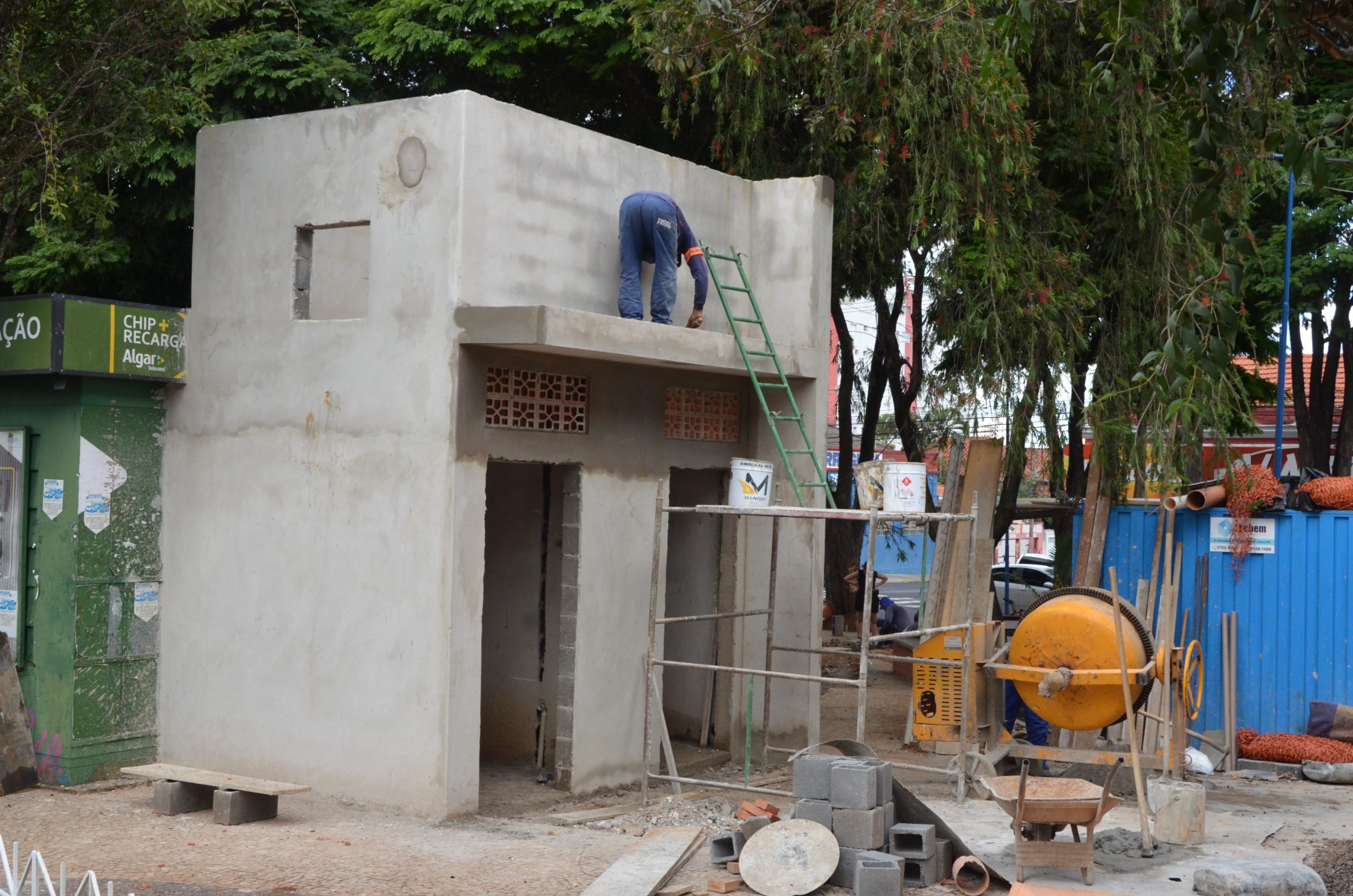 Em Franca, praças do Centro e Estação continuam passando por obras de revitalização