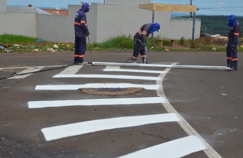 Sinalização: placas são instaladas e pintura vem sendo reforçada nas vias de Franca - Jornal da Franca