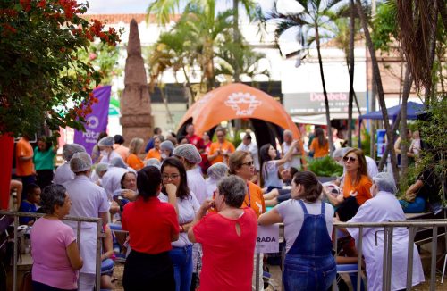 ACIF atende mais de 1,2 mil pessoas em evento pelo ‘Dia das Mães’, na Praça Barão - Jornal da Franca