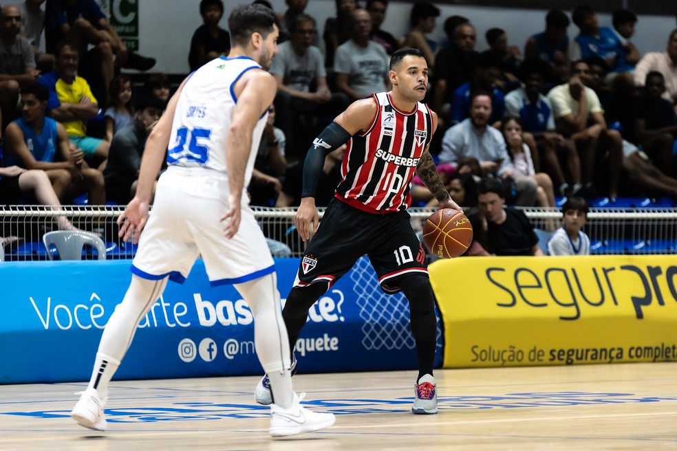 Minas e São Paulo definem nesta noite quem será o adversário do Sesi Franca no NBB